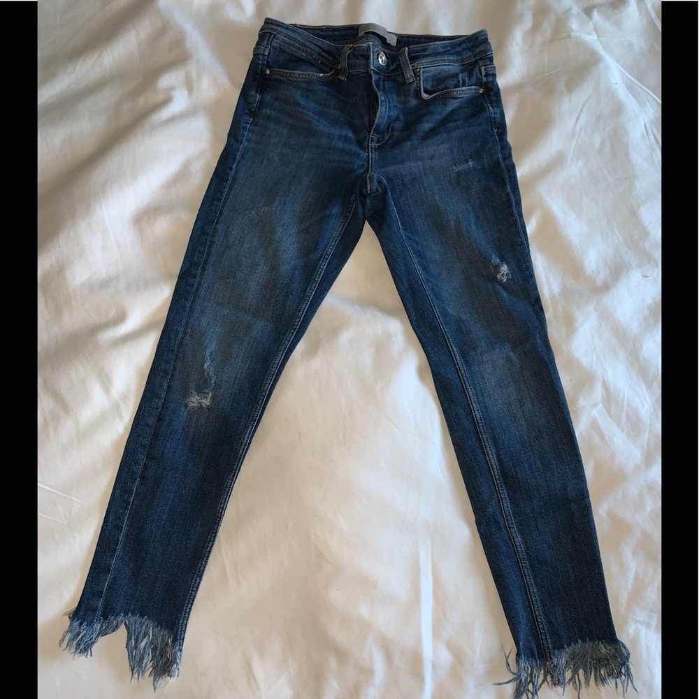 Zara skinny ripped jeans with frayed bottom sz.6